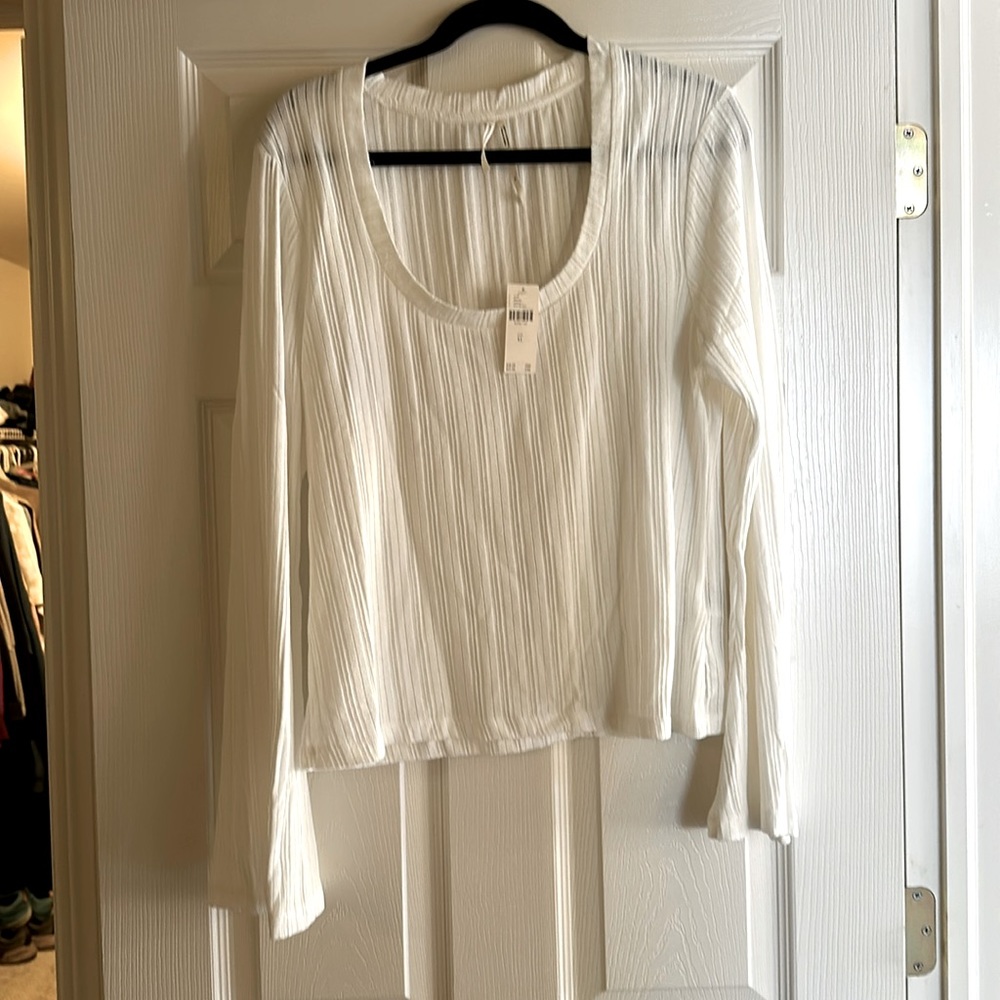 NWT Anthropologie women’s xl top white with bell sleeve